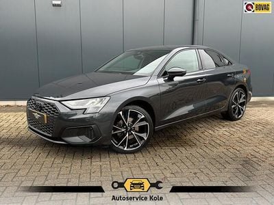 Grijs Gebruikt 2022 Audi A3 Premium Sedan | € 22.440 (Eerlijke prijs)