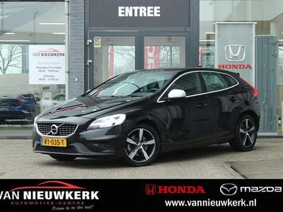 Occasion Volvo V40 Business Edition 191 PK (140 kW) 2018 Zwart (metallic) Hatchback