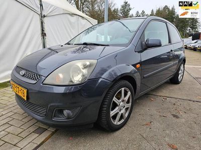 tweedehands Ford Fiesta 1.4-16V Futura AIRCO *apk:11-2024*