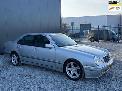 Grijs (metallic) Occasion 2001 Mercedes E240 Elegance Sedan | € 1.699