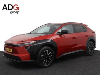 Rood Nieuw 2026 Toyota bZ4X Executive SUV | € 52.890