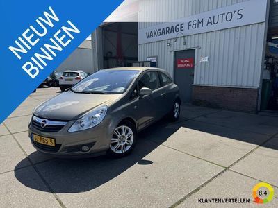 Bruin Occasion 2011 Opel Corsa Cosmo Hatchback | € 4.950 (Iets duurder)