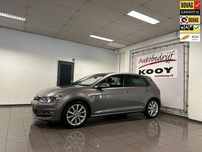 tweedehands VW Golf VII 1.2 TSI Highline * Navigatie / 17" LM Velgen / Cruise control / NL Auto *