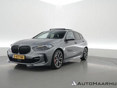 Grijs Occasion 2024 BMW 118 Shadowline Hatchback | € 32.400 (Eerlijke prijs)