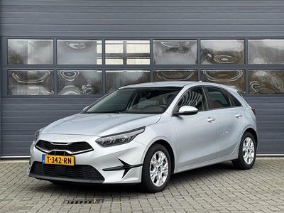Grijs Gebruikt 2023 Kia Ceed Hatchback | € 17.999 (Goede deal)