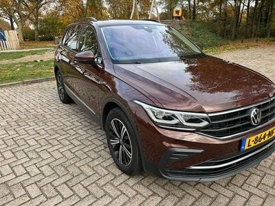 Bruin Gebruikt 2021 VW Tiguan Elegance SUV | € 29.500 (Super prijs)