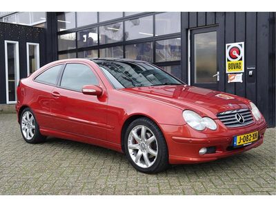 Oranje Occasion 2003 Mercedes C180 Elegance Sedan | € 4.999 (Iets duurder)