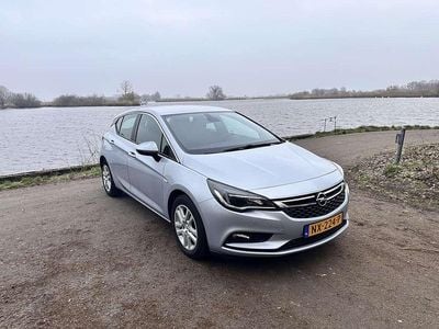 Blauw Occasion 2017 Opel Astra Edition Hatchback | € 7.000 (Eerlijke prijs)
