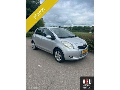 Grijs Gebruikt 2006 Toyota Yaris Luna Hatchback | € 3.750 (Eerlijke prijs)