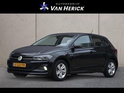 Zwart (metallic) Gebruikt 2019 VW Polo Comfortline Hatchback | € 11.945 (Goede deal)