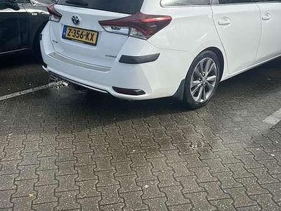 Toyota Auris Hybrid