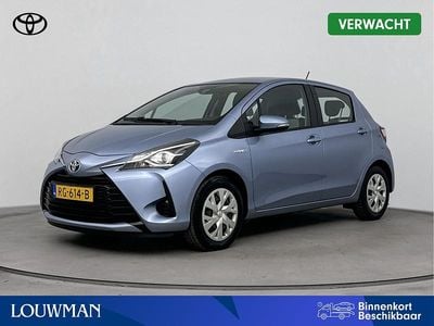 Blauw (metallic) Gebruikt 2017 Toyota Yaris Hybrid Hatchback | € 14.745 (Goede deal)