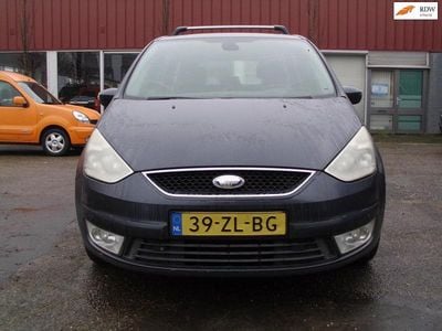Grijs, metallic lak Gebruikt 2008 Ford Galaxy Ghia MPV | € 1.000 (Goede deal)