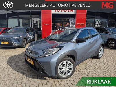 Grijs Occasion 2024 Toyota Aygo X Play SUV | € 19.840 (Eerlijke prijs)