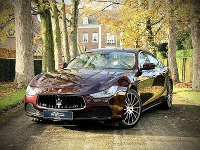 Rood (metallic) Gebruikt 2016 Maserati Ghibli Sedan | € 37.500