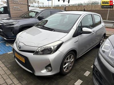 Grijs Gebruikt 2014 Toyota Yaris Hatchback | € 10.999 (Eerlijke prijs)