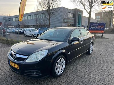 Zwart (metallic) Occasion 2008 Opel Vectra Executive Sedan | € 3.950 (Duur)