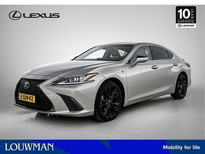 Occasion Lexus ES300H Sport Design Packet 218 PK (160 kW) 2024 Grijs metallic Sedan