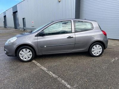 Occasion Renault Clio II 75 PK (55 kW) 2009 Grijs Hatchback