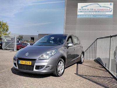 Grijs (metallic) Gebruikt 2010 Renault Scénic III Dynamique MPV | € 5.950