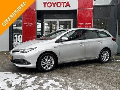 Grijs Occasion 2017 Toyota Auris Hybrid Trend Stationwagen | € 9.950 (Super prijs)