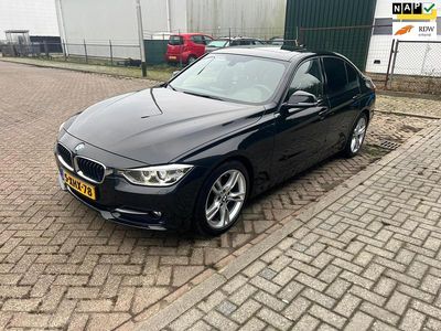Zwart Gebruikt 2014 BMW 316 Executive Sedan | € 11.950 (Iets duurder)