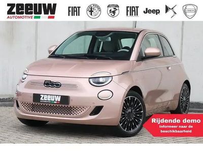 Rood Nieuw 2025 Fiat 500e La Prima Hatchback | € 37.900