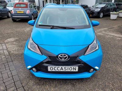 tweedehands Toyota Aygo 1.0 VVT-i x-play Navi Parkeersensors Automaat 5d