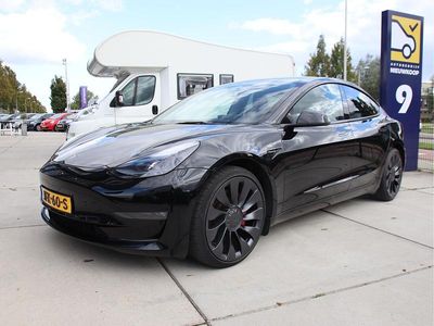 Zwart Gebruikt 2022 Tesla Model 3 Performance Sedan | € 31.949 (Eerlijke prijs)