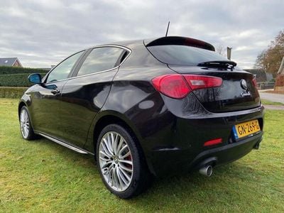 Zwart Gebruikt 2015 Alfa Romeo Giulietta Exclusive Hatchback | € 6.499