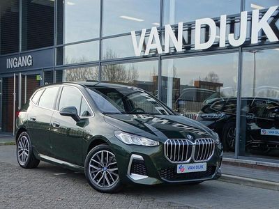 Groen Occasion 2022 BMW 225 Active Tourer M Sport MPV | € 31.850 (Eerlijke prijs)