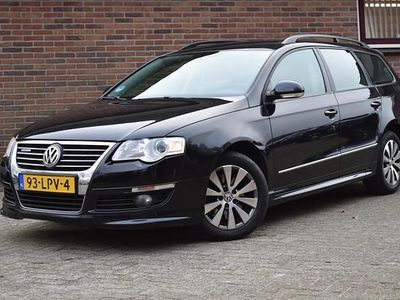 Zwart (metallic) Gebruikt 2010 VW Passat Stationwagen | € 2.949 (Iets duurder)