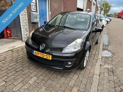 Zwart Gebruikt 2006 Renault Clio II Exception Hatchback | € 1.649 (Eerlijke prijs)