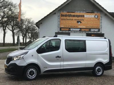 (metallic) Gebruikt 2015 Renault Trafic MPV | € 7.900 (Duur)