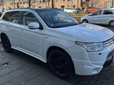 Wit Occasion 2014 Mitsubishi Outlander P-HEV Edition Stationwagen | € 6.950 (Super prijs)