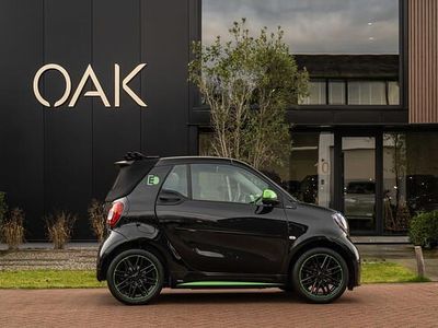 Zwart Occasion 2018 Smart ForTwo Electric Drive Brabus Cabriolet | € 12.900 (Duur)