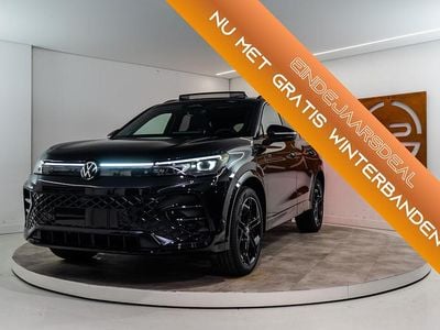 Zwart Gebruikt 2024 VW Tiguan R-line SUV | € 56.980 (Iets duurder)