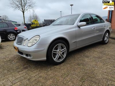 tweedehands Mercedes E240 Elegance in uitstekende staat