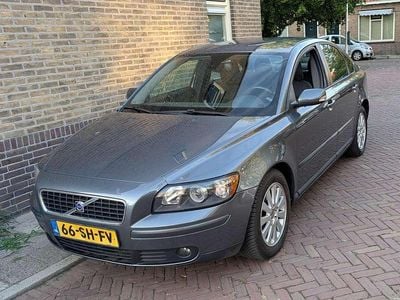 Grijs Gebruikt 2006 Volvo S40 Momentum Sedan | € 4.000 (Eerlijke prijs)