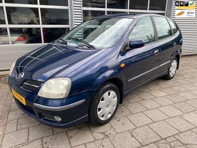 Nissan Almera Tino