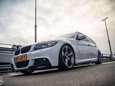 Wit Occasion 2010 BMW 318 Sport Line Stationwagen | € 7.999