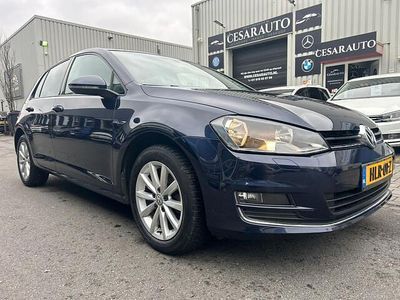 Blauw Occasion 2015 VW Golf VII Hatchback | € 12.999 (Eerlijke prijs)