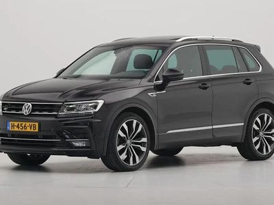 Deep black Gebruikt 2020 VW Tiguan Highline SUV | € 30.940