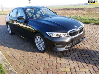 BMW 330e