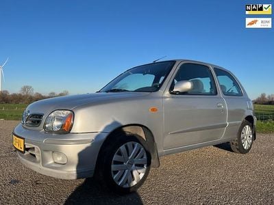 Grijs (metallic) Gebruikt 2002 Nissan Micra Hatchback | € 1.290 (Eerlijke prijs)