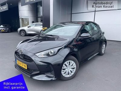 Zwart Gebruikt 2024 Toyota Yaris Hybrid Comfort Hatchback | € 21.740 (Goede deal)