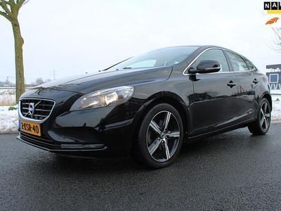 Zwart Occasion 2013 Volvo V40 Momentum Hatchback | € 9.775 (Eerlijke prijs)