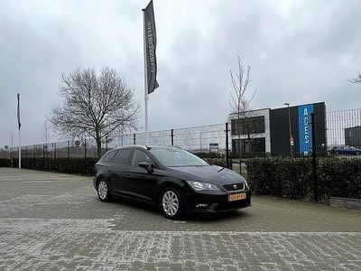 Zwart Occasion 2015 Seat Leon ST CONNECT Stationwagen | € 5.350 (Duur)