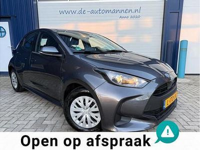 Grijs (metallic) Gebruikt 2021 Toyota Yaris Active Hatchback | € 17.495 (Eerlijke prijs)