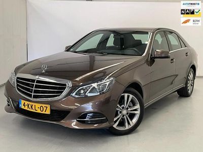 tweedehands Mercedes E200 / Aut / NL-auto / Trekhaak / Navi / Bluetooth